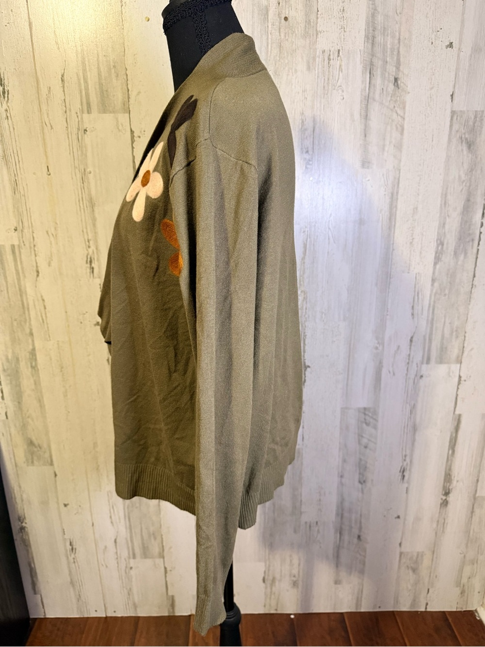 Aaeda Olive Green Floral Applique Open Cardigan Sweater Size L - Picture 4 of 7